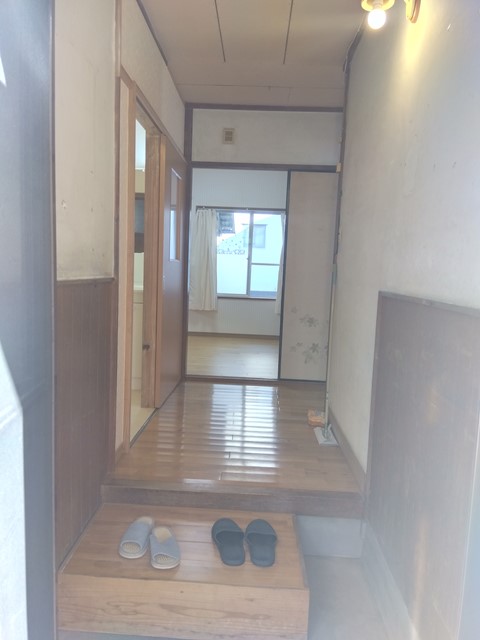 (玄関) (玄関)