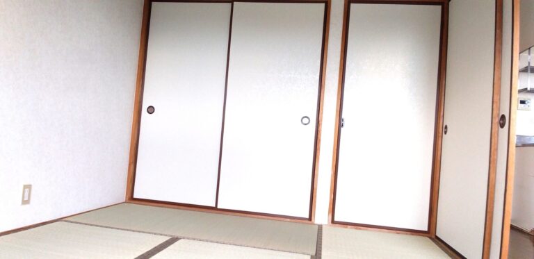 和室には収納もたっぷりとあります(居間)