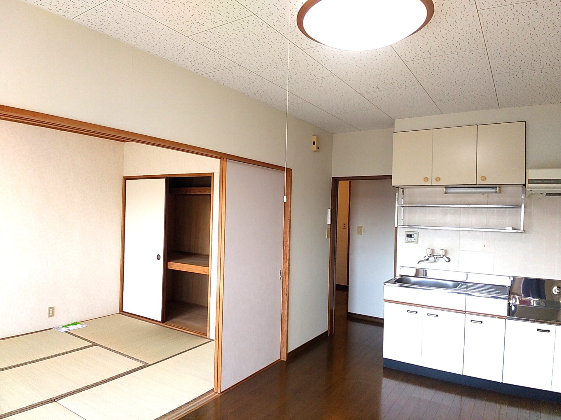 流し台新品に入れ替えます(キッチン)