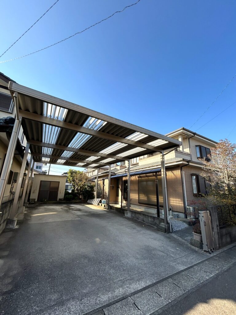 屋根付き駐車場