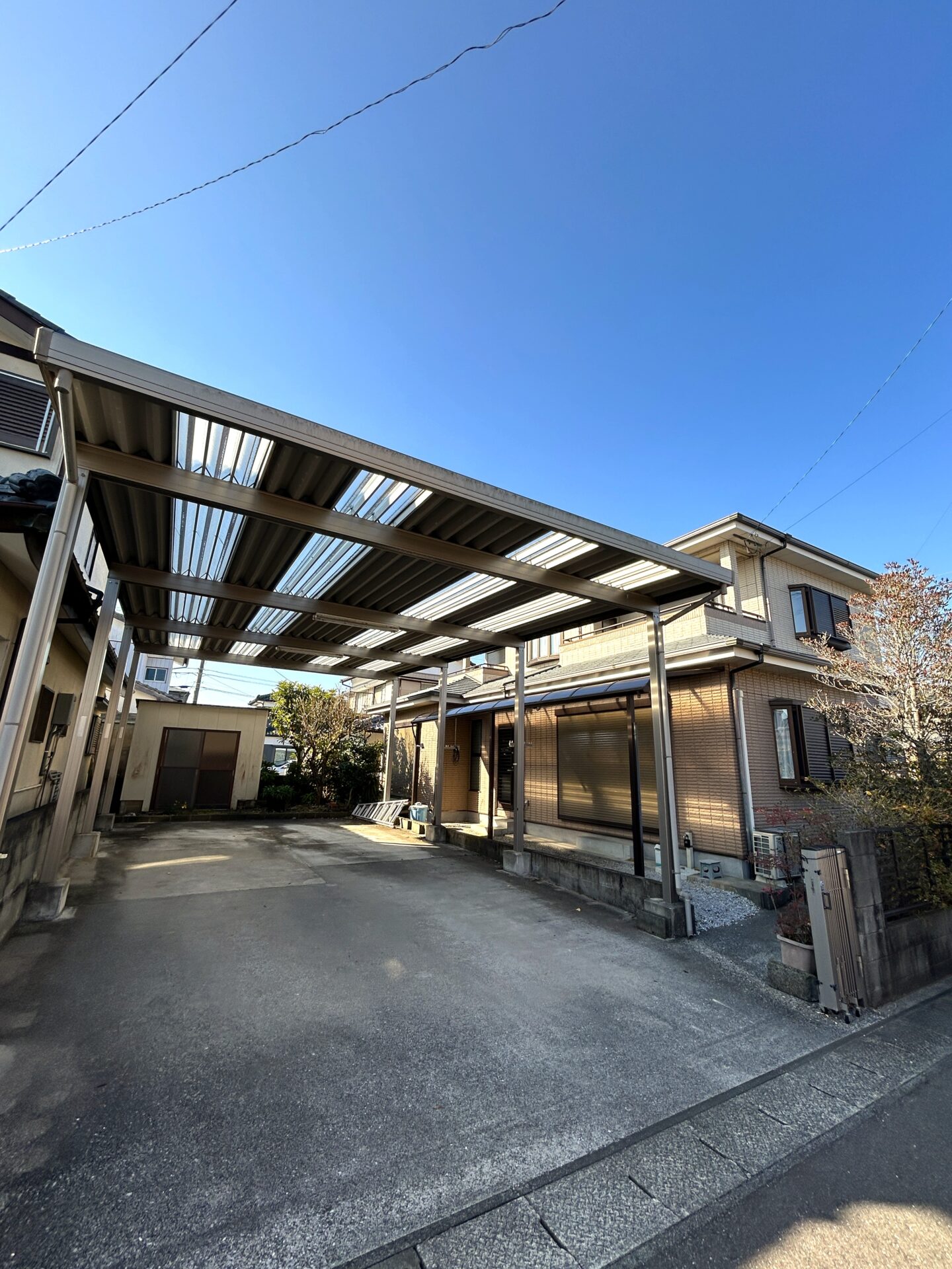 屋根付き駐車場