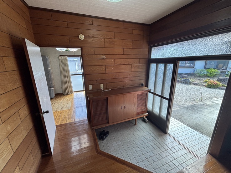 (玄関) (玄関)