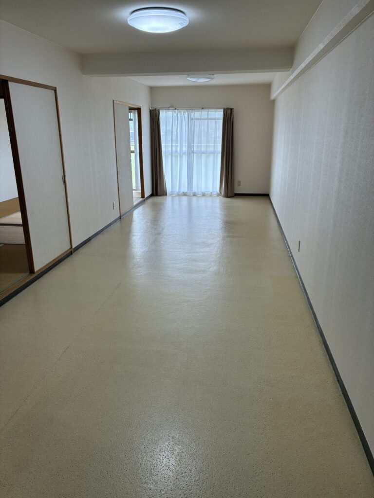 (居間)