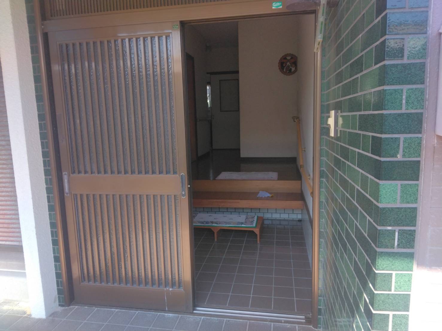 (玄関) (玄関)
