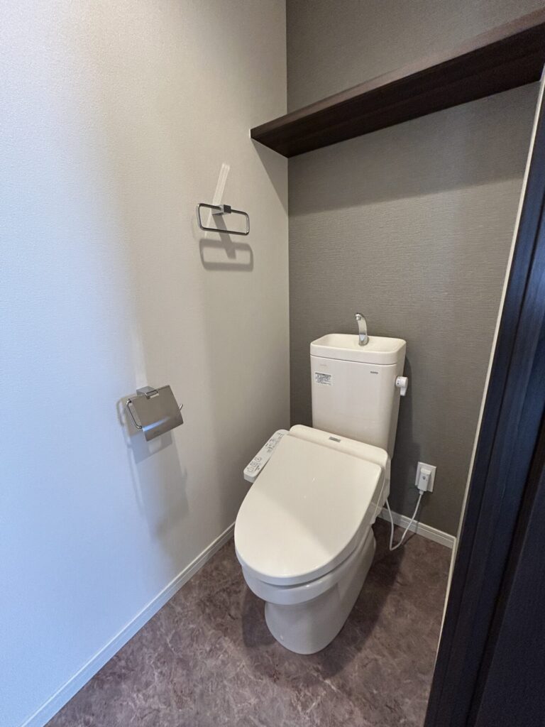 WC WC