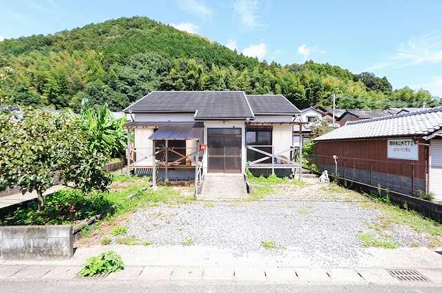 現地外観写真(正面より撮影)(外観) 現地外観写真(正面より撮影)(外観)