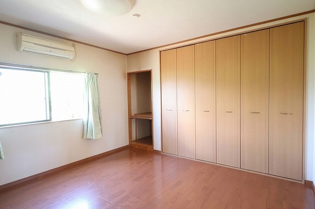 洋室①:西からの風がとても気持ちの良いお部屋です!(寝室) 洋室①:西からの風がとても気持ちの良いお部屋です!(寝室)