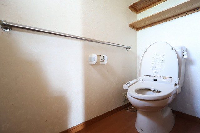 トイレ:広くて清潔感のあるトイレです! トイレ:広くて清潔感のあるトイレです!