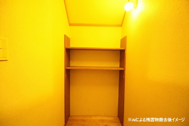 電気もついており、中も広く収納力◎です! 電気もついており、中も広く収納力◎です!