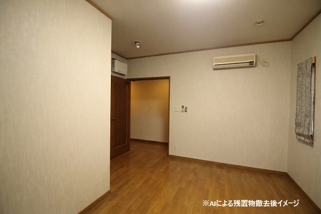 1階奥の右側にある洋室です。 1階奥の右側にある洋室です。
